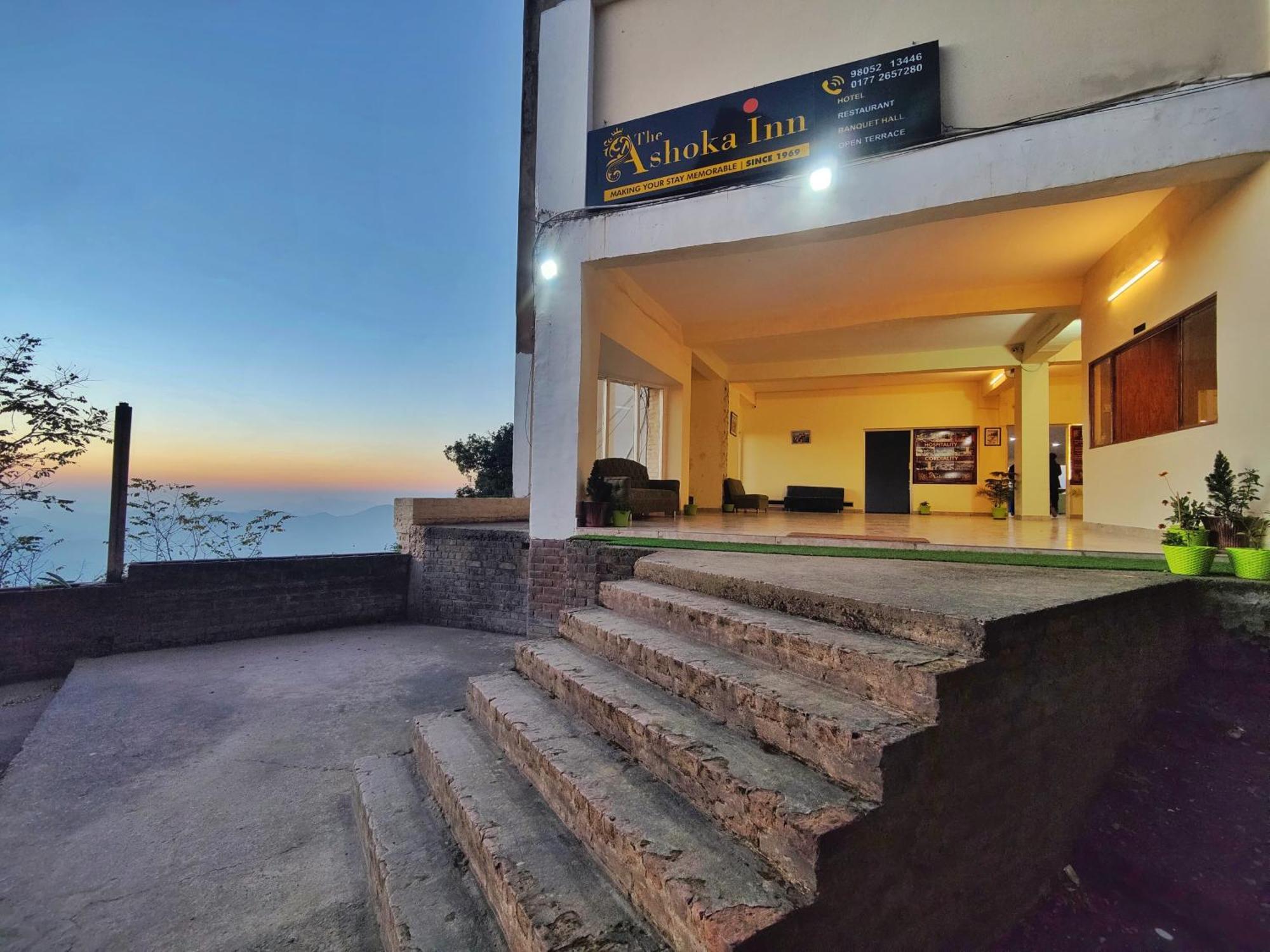The Ashoka Inn 300Mts Walkable From Mall Road Šimla Exteriér fotografie